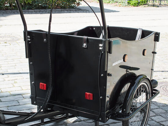 Amcargobikes Dog Friendly Tadpole Cargo Electric Tricycle - Black - AmpTrek