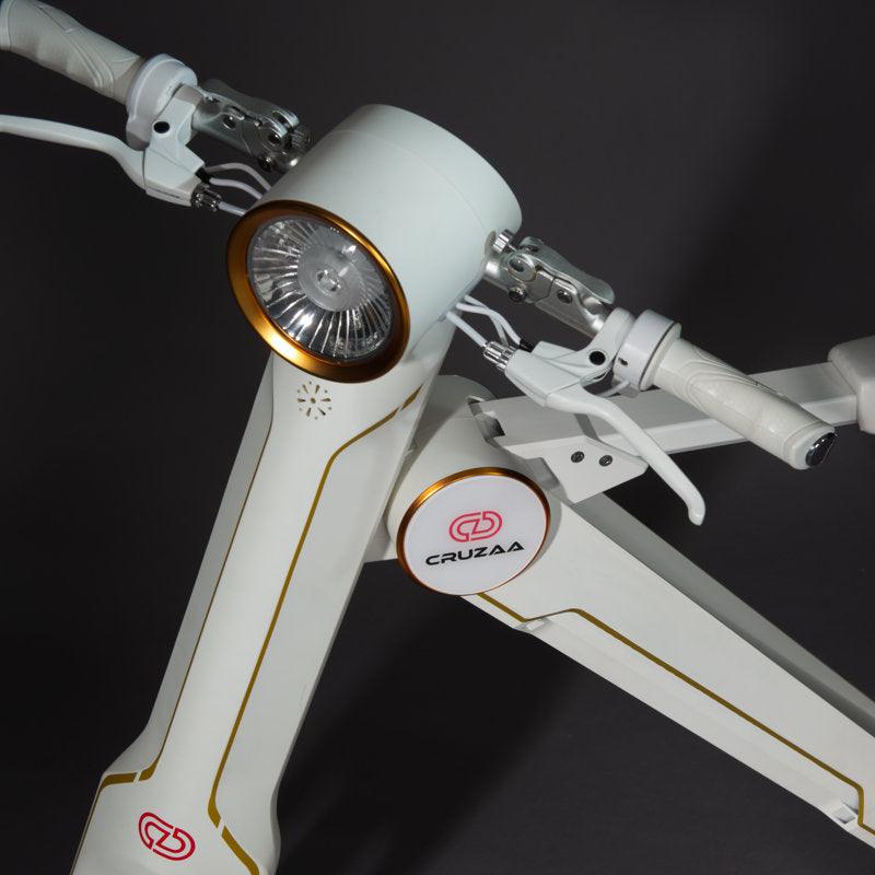 Cruzaa Pro LIMITED EDITION - Sit-down E-Scooter with Built-in Speakers & Bluetooth - Foldable - 350W - Racing White - AmpTrek